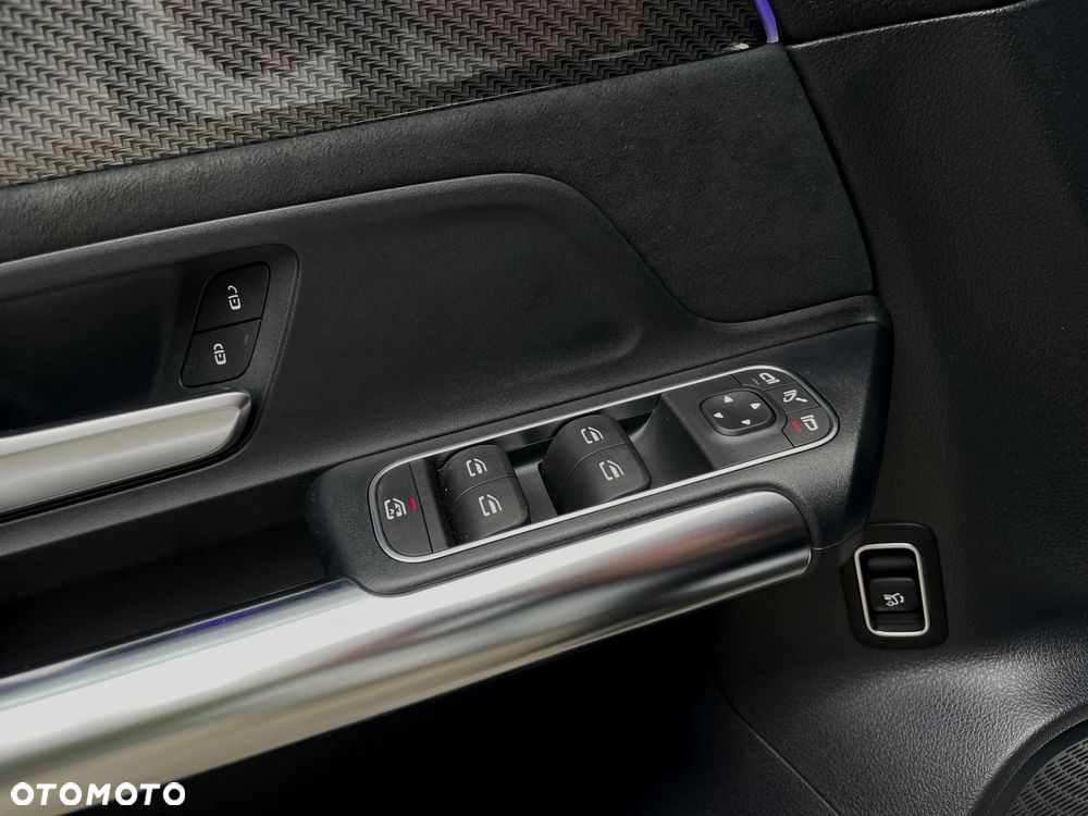 Mercedes-Benz GLA 250 AMG Line - 36