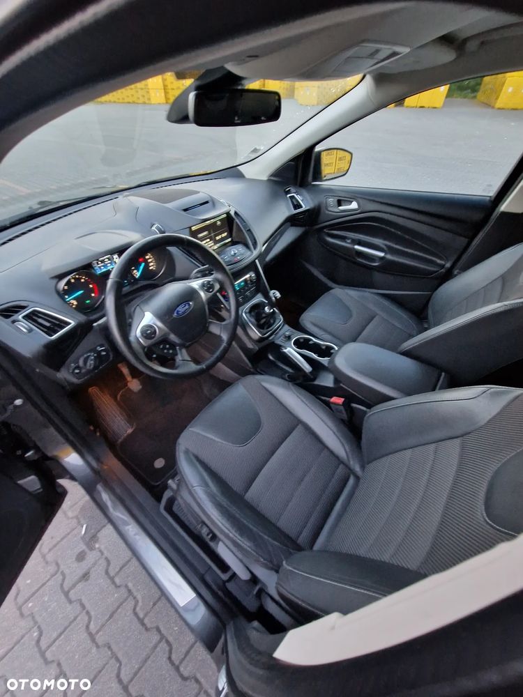 Ford Kuga 2.0 TDCi 2x4 Titanium - 22