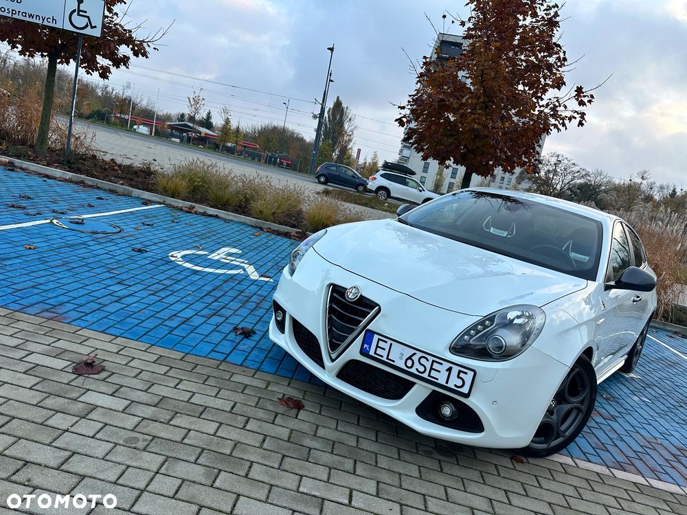 Alfa Romeo Giulietta 2015 photo 2