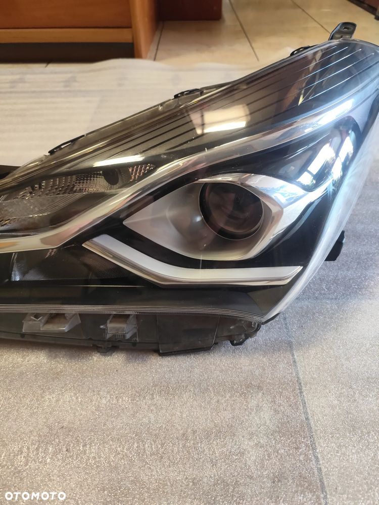 Reflektor Lewy Toyota Yaris 2017-2020 6 PINÓW Bez Ledu - 3