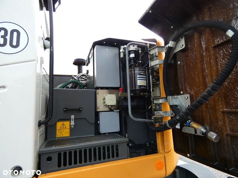 Liebherr 914 Compact / Super Stan / Speeder 30km/h / Łapy + pług / - 17