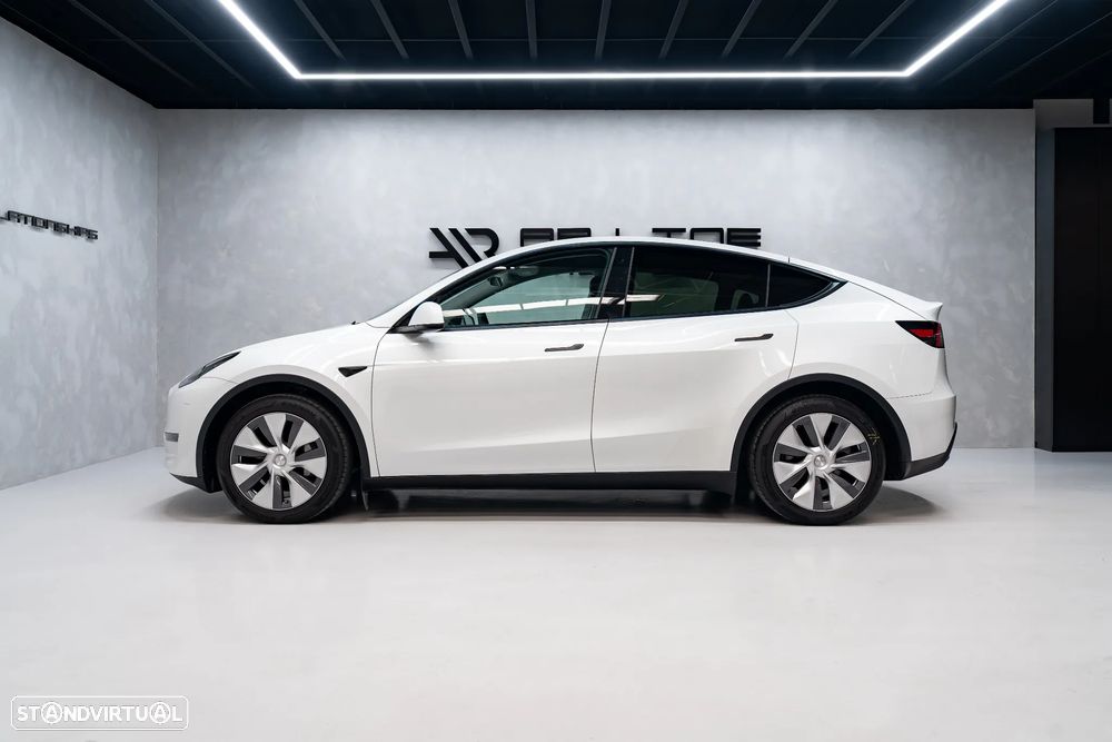 Tesla Model Y Long Range Dual Motor AWD - 17