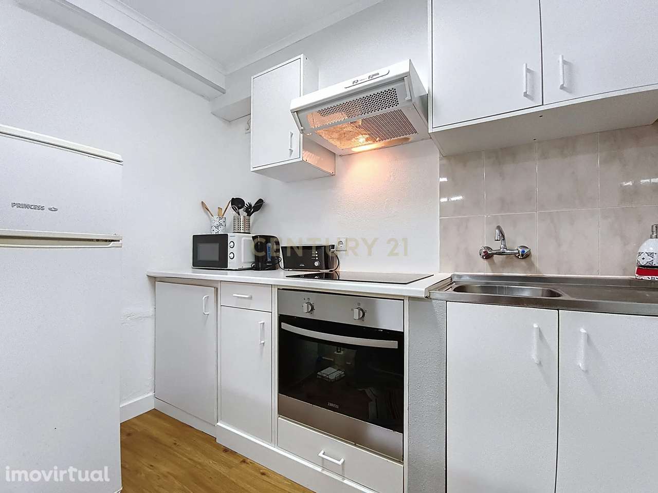 Edifício no Centro Histórico com Espaço Comercial e Três Apartamentos - Grande imagem: 4/60