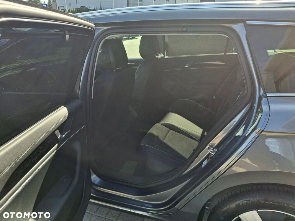 Volkswagen Passat - 16