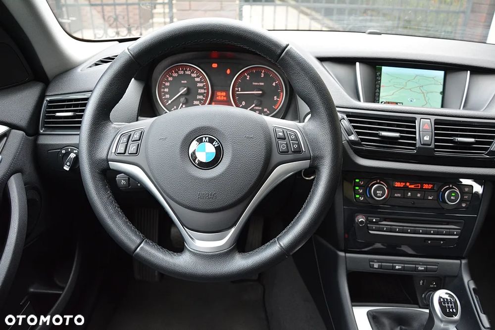 BMW X1 sDrive16d Sport Line - 7