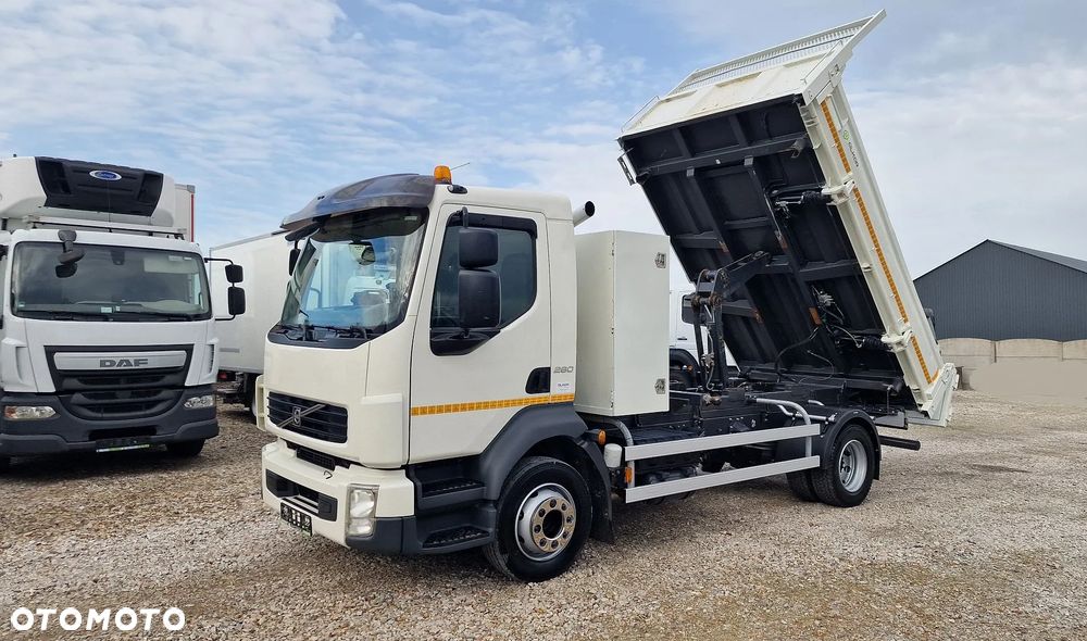 Volvo FL260  4x2 Kiper/ Wywrotka/ Klima/ Blokada /trzy osoby - 11