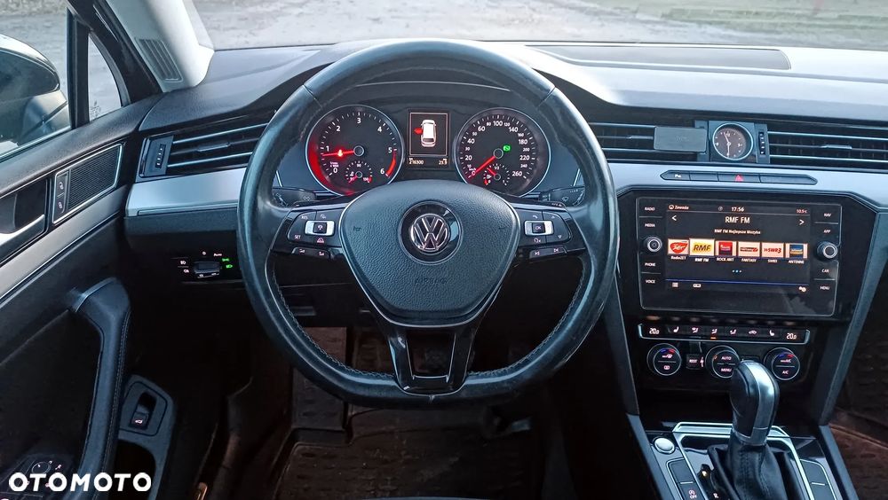 Volkswagen Passat 2.0 TDI SCR DSG Highline - 16