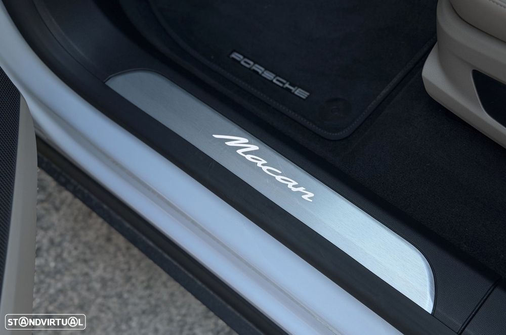 Porsche Macan Electric - 23