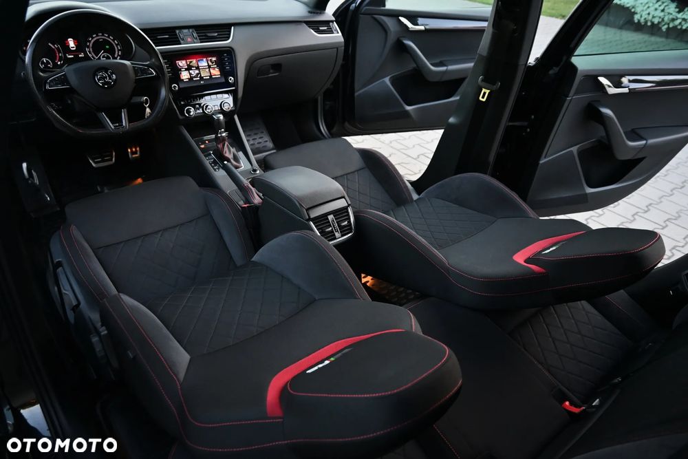 Skoda Octavia 2.0 TSI RS DSG - 19