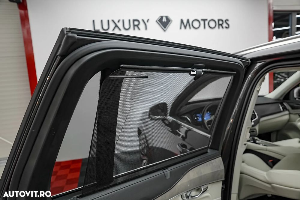Volvo XC 90 B5 D AWD Plus Bright - 37