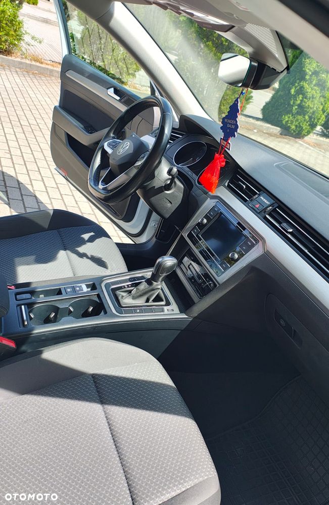 Volkswagen Passat 2.0 TDI EVO Business DSG - 22