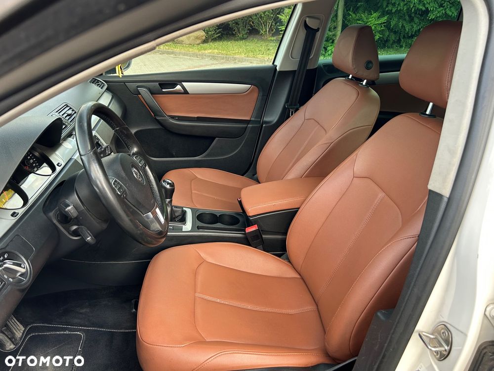Volkswagen Passat - 5
