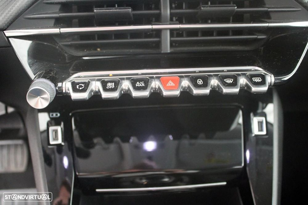 Peugeot e-2008 Allure - 26