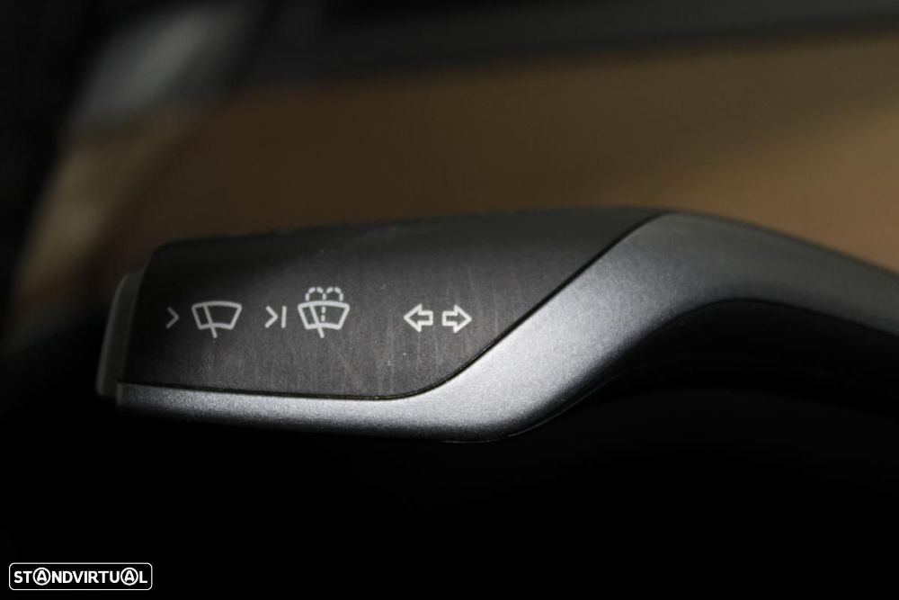 Tesla Model Y Long Range Dual Motor AWD - 14