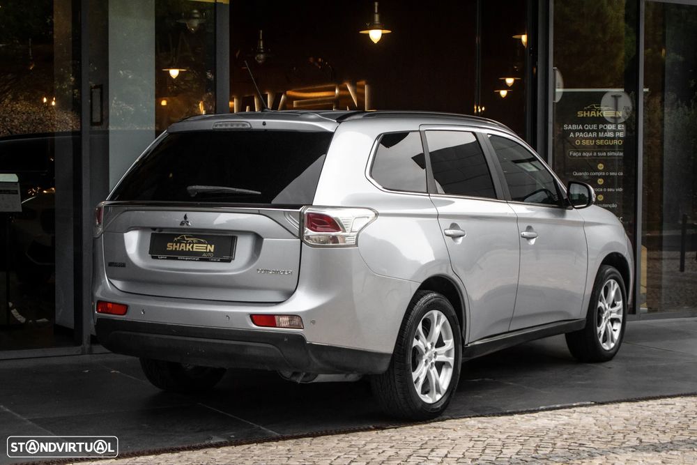 Mitsubishi Outlander 2.2 DI-D Instyle - 4