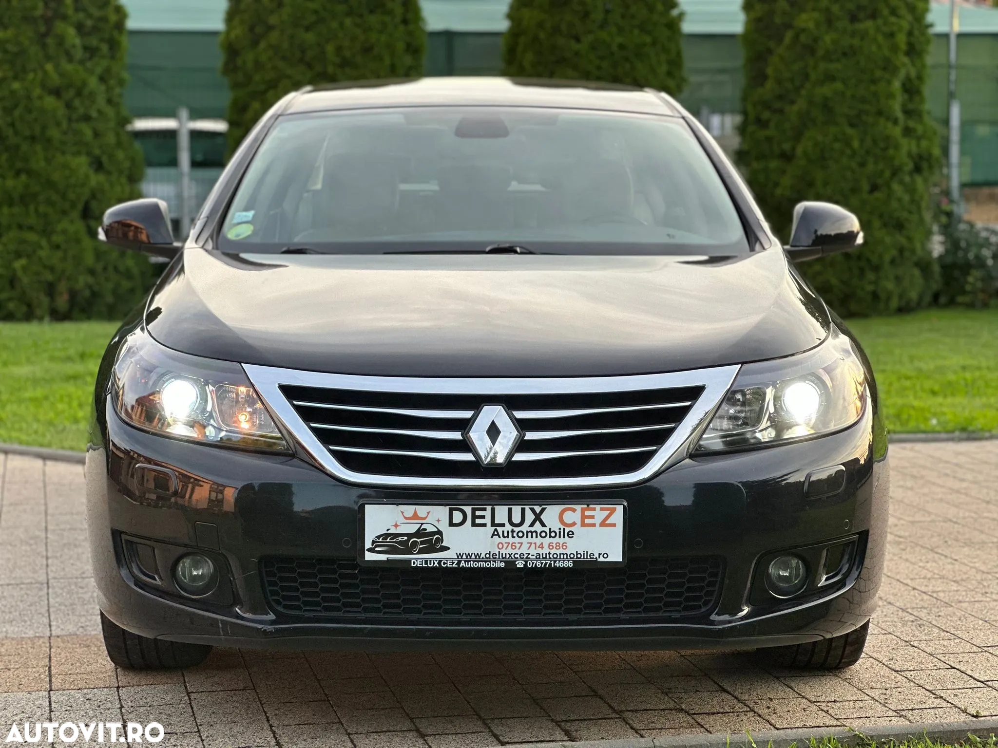 Renault Latitude 2.0 dCi Initiale Aut. - 23