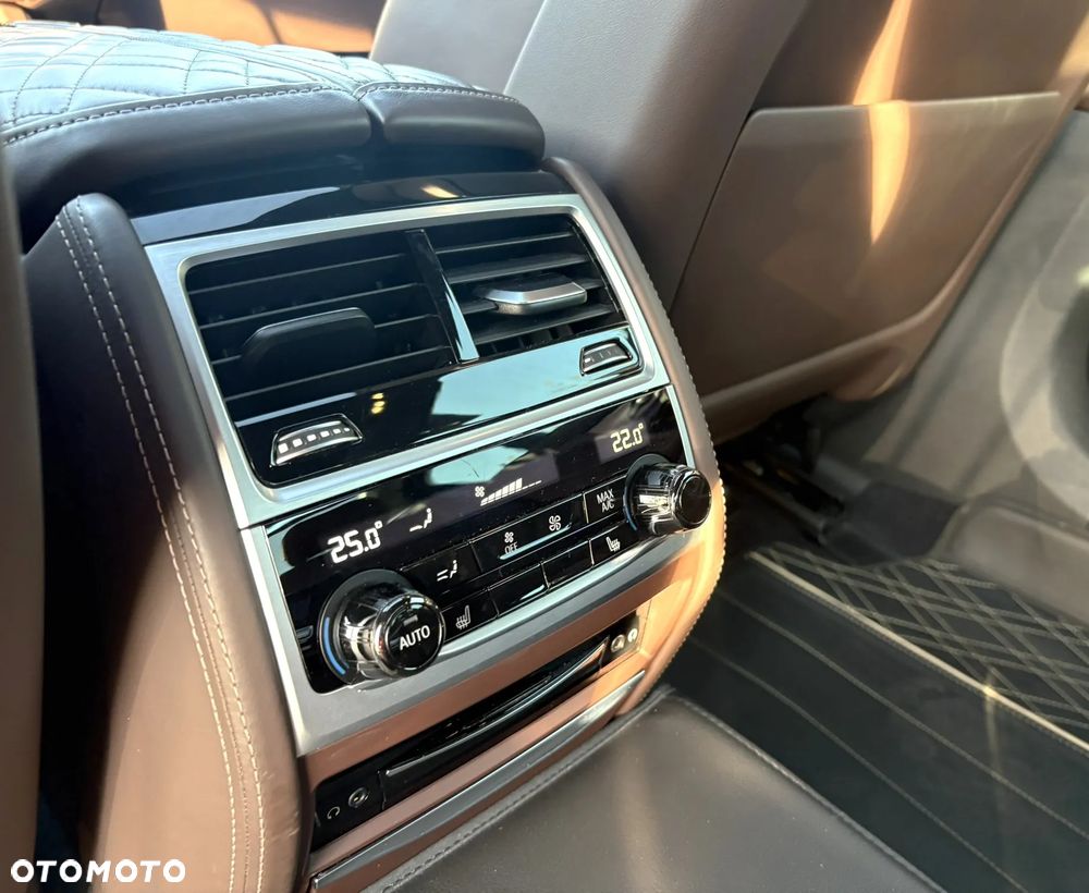 BMW Seria 7 750Ld xDrive sport - 31