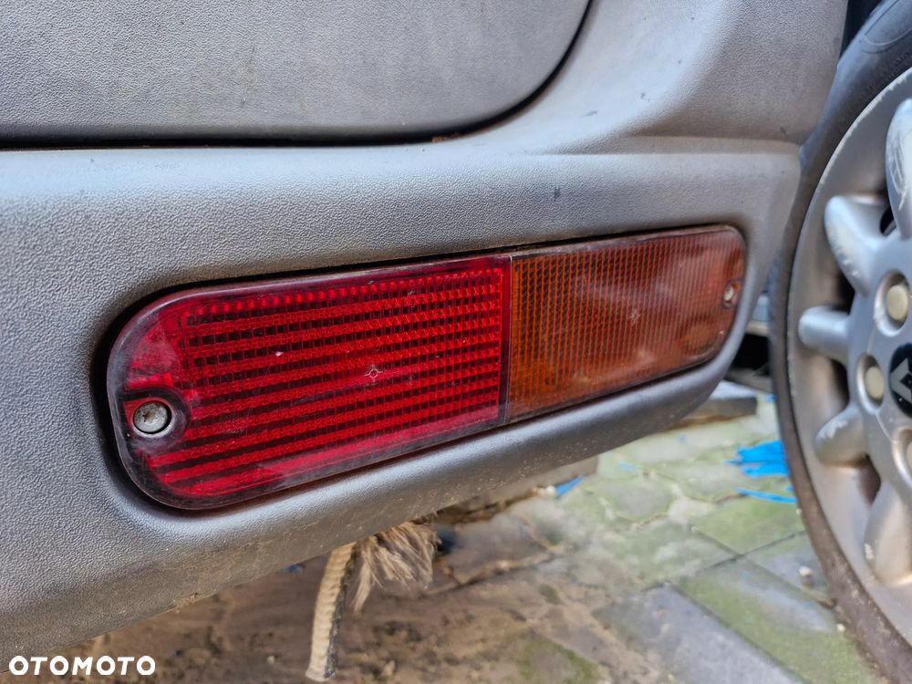 Lampa PRAWY tył w zderzak LANDROVER FREELANDER