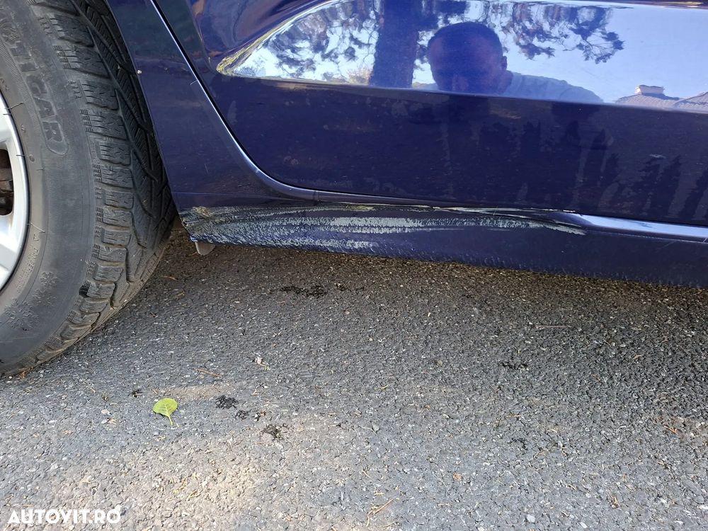 Volkswagen Touran 2.0 TDI EVO DSG Comfortline - 5