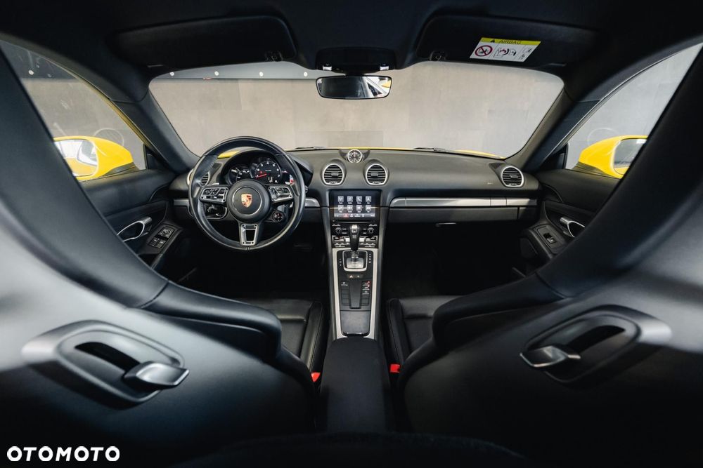 Porsche 718 Cayman - 11