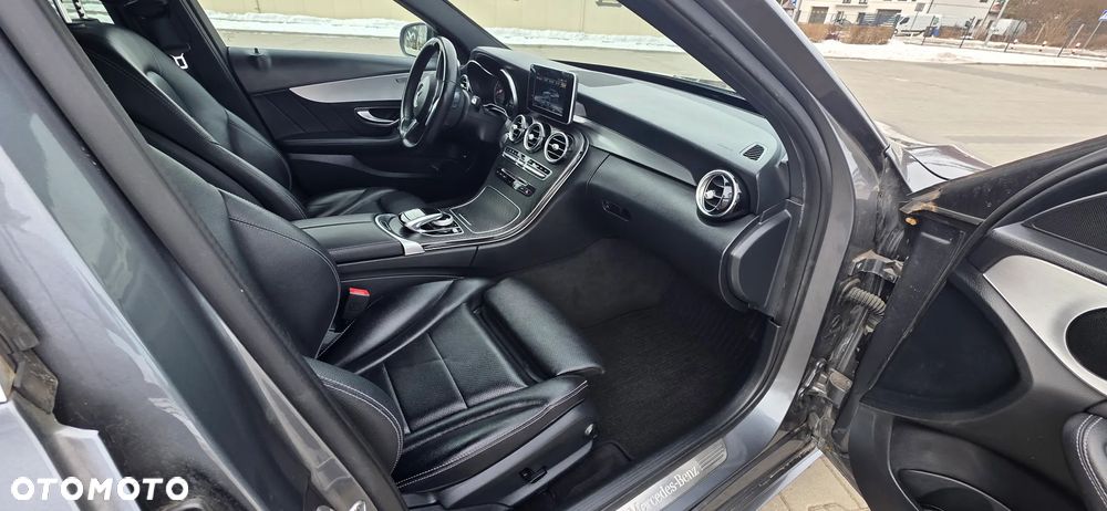 Mercedes-Benz Klasa C 180 9G-TRONIC AMG Line - 27