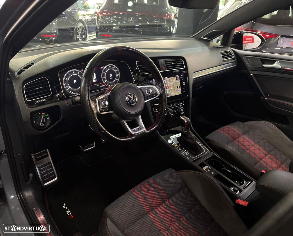VW Golf GTI TCR 2.0 TSI OPF DSG - 34