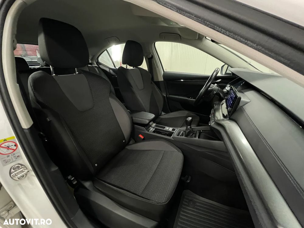Skoda Octavia 1.5 TSI Ambition - 11