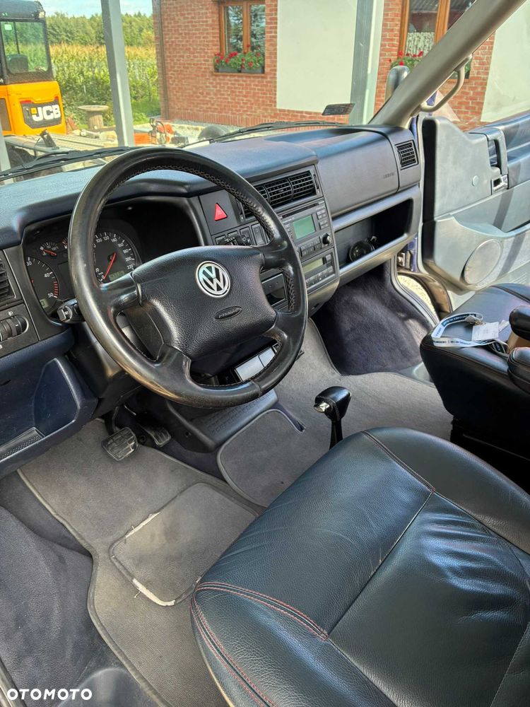 Volkswagen Caravelle - 5