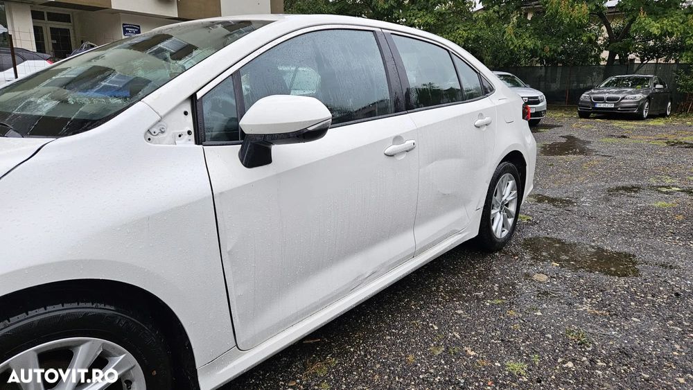 Toyota Corolla Sedan 1.8 HSD Business - 11