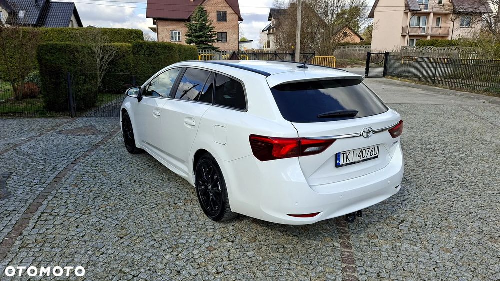 Toyota Avensis 2.0 D-4D Premium - 13