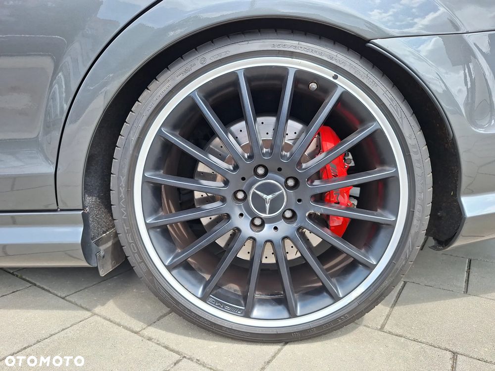 Mercedes-Benz Klasa C 63 AMG AMG SPEEDSHIFT MCT AMG Performance Package - 13