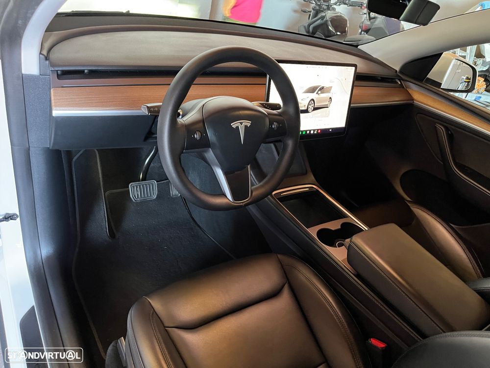 Tesla Model Y Long Range Dual Motor AWD - 15