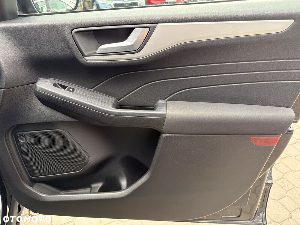 Ford Kuga - 32