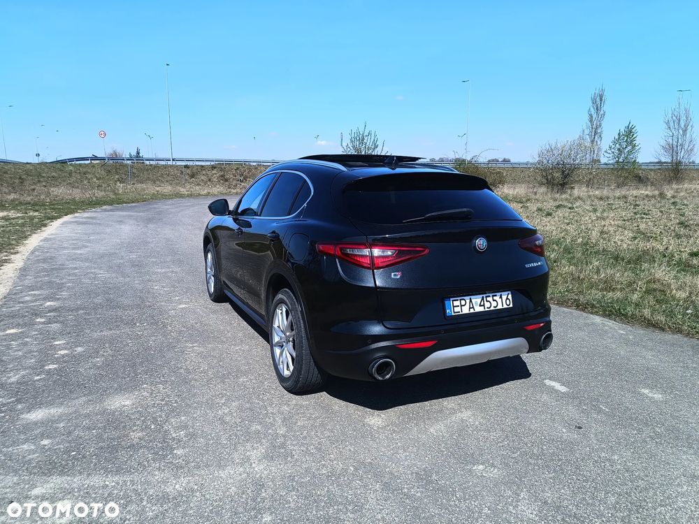 Alfa Romeo Stelvio 2.0 Turbo 16V AT8-Q4 Tributo Italiano - 9