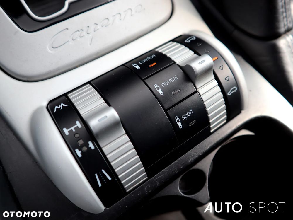 Porsche Cayenne - 32