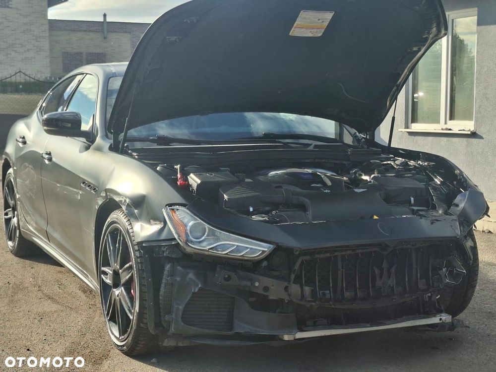 Maserati Ghibli GranSport - 8