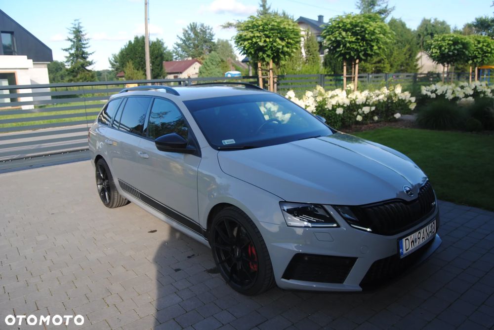 Skoda Octavia 2.0 TSI RS - 28