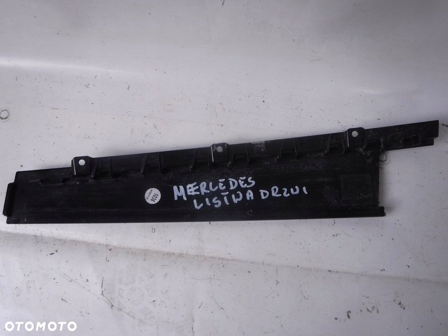 MERCEDES B KLASA W246 LISTWA DRZWI LEWA PRZÓD - 2