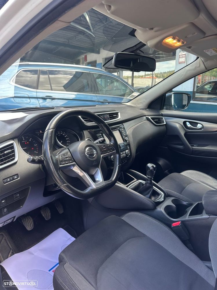 Nissan Qashqai 1.5 dCi N-Connecta 18 - 10