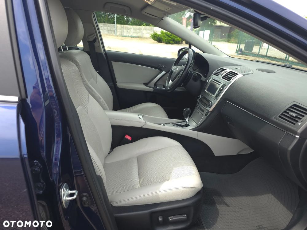 Toyota Avensis 2.0 Prestige NAVI MS - 16