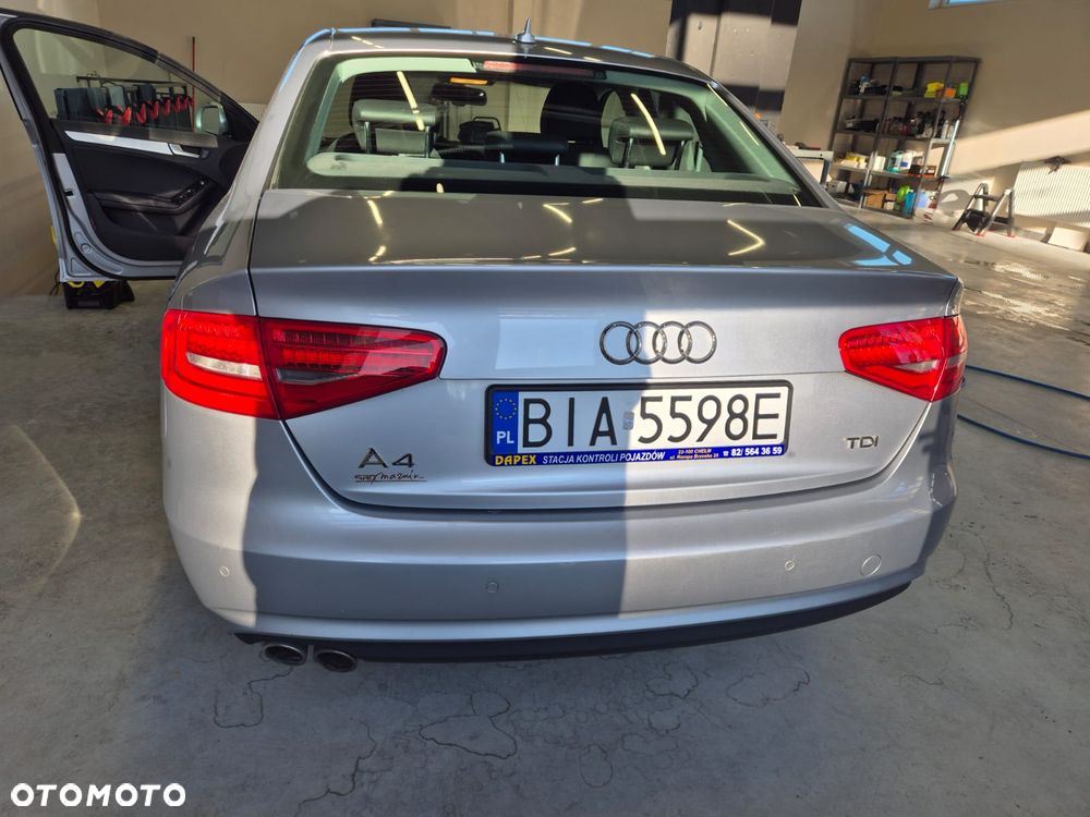 Audi A4 Limousine - 6