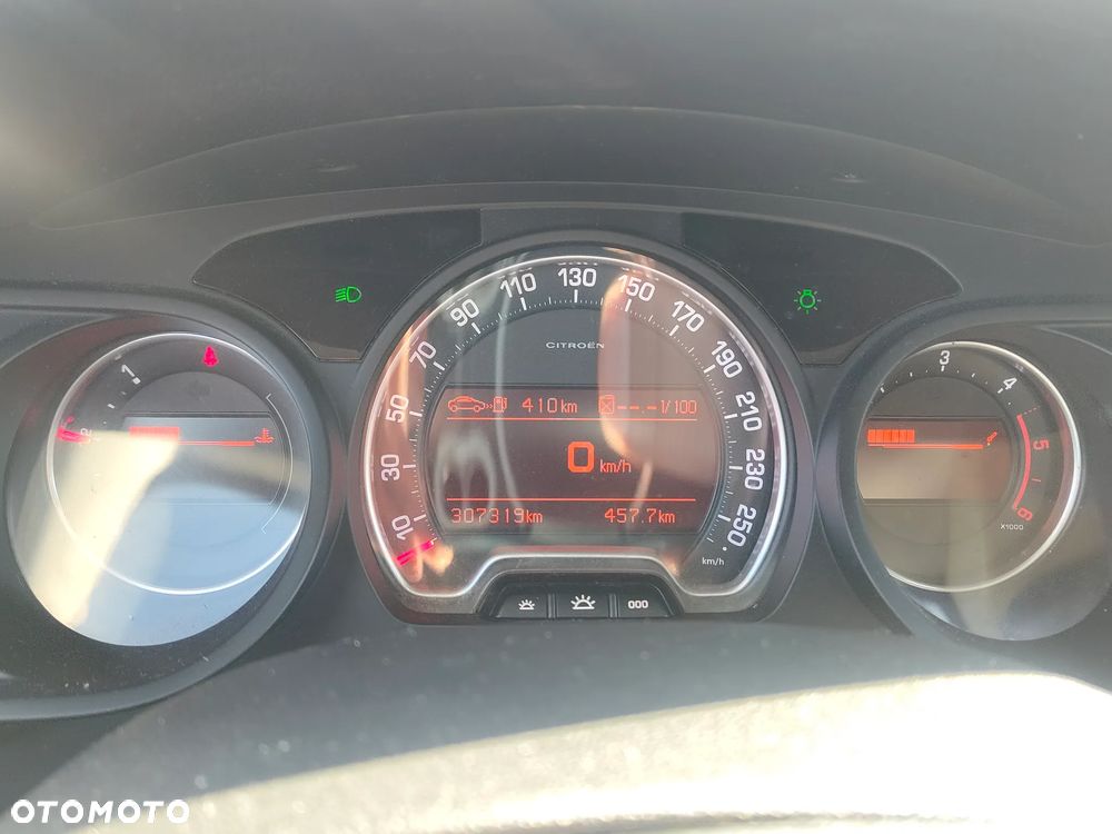 Citroën C5 1.6 HDi Attraction - 4