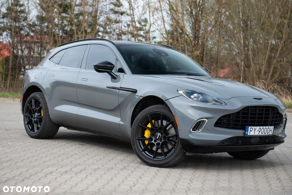 Aston Martin DBX - 1