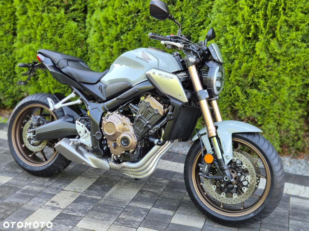 Honda CB - 1