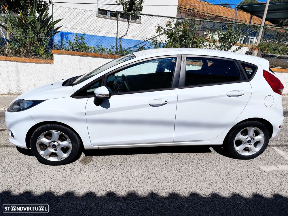 Ford Fiesta - 2