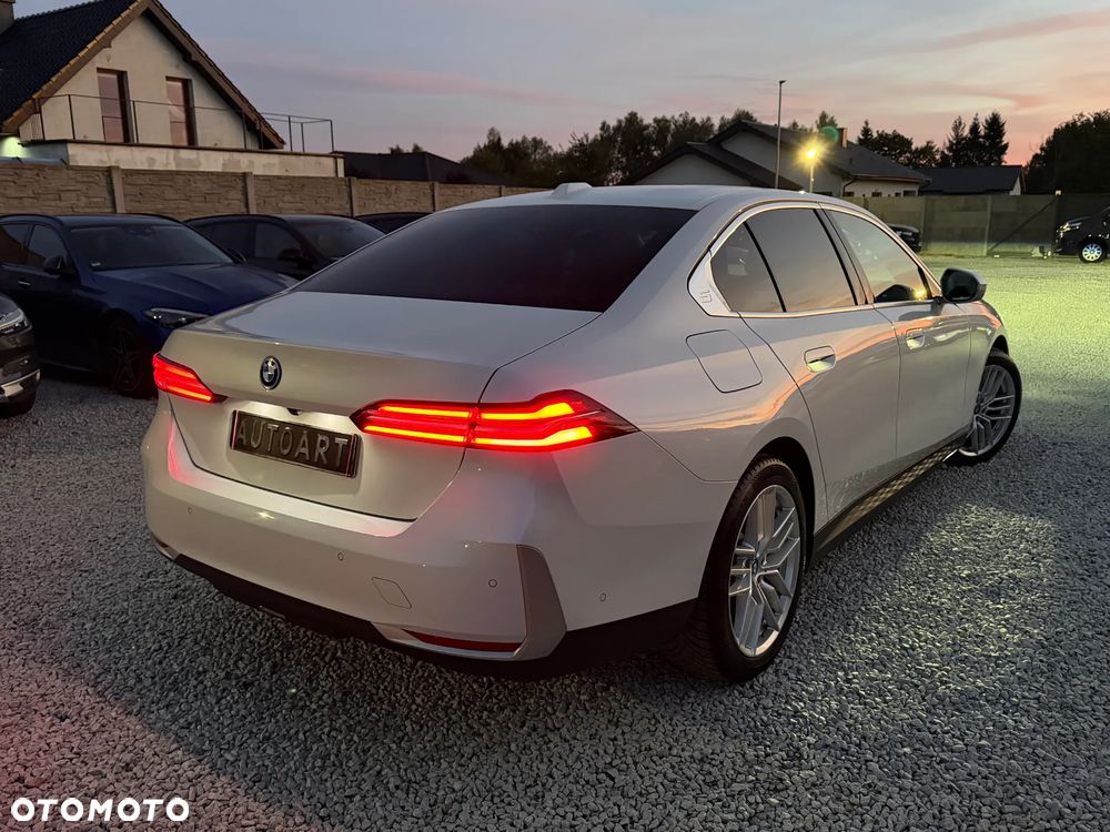 BMW Seria 5 530e xDrive - 17