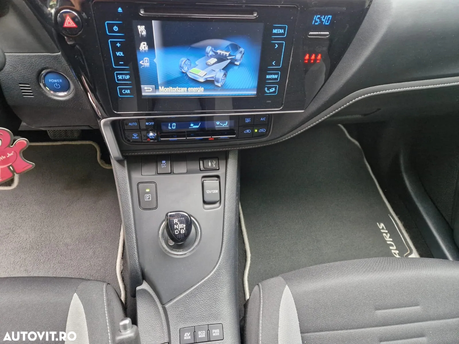 Toyota Auris - 16