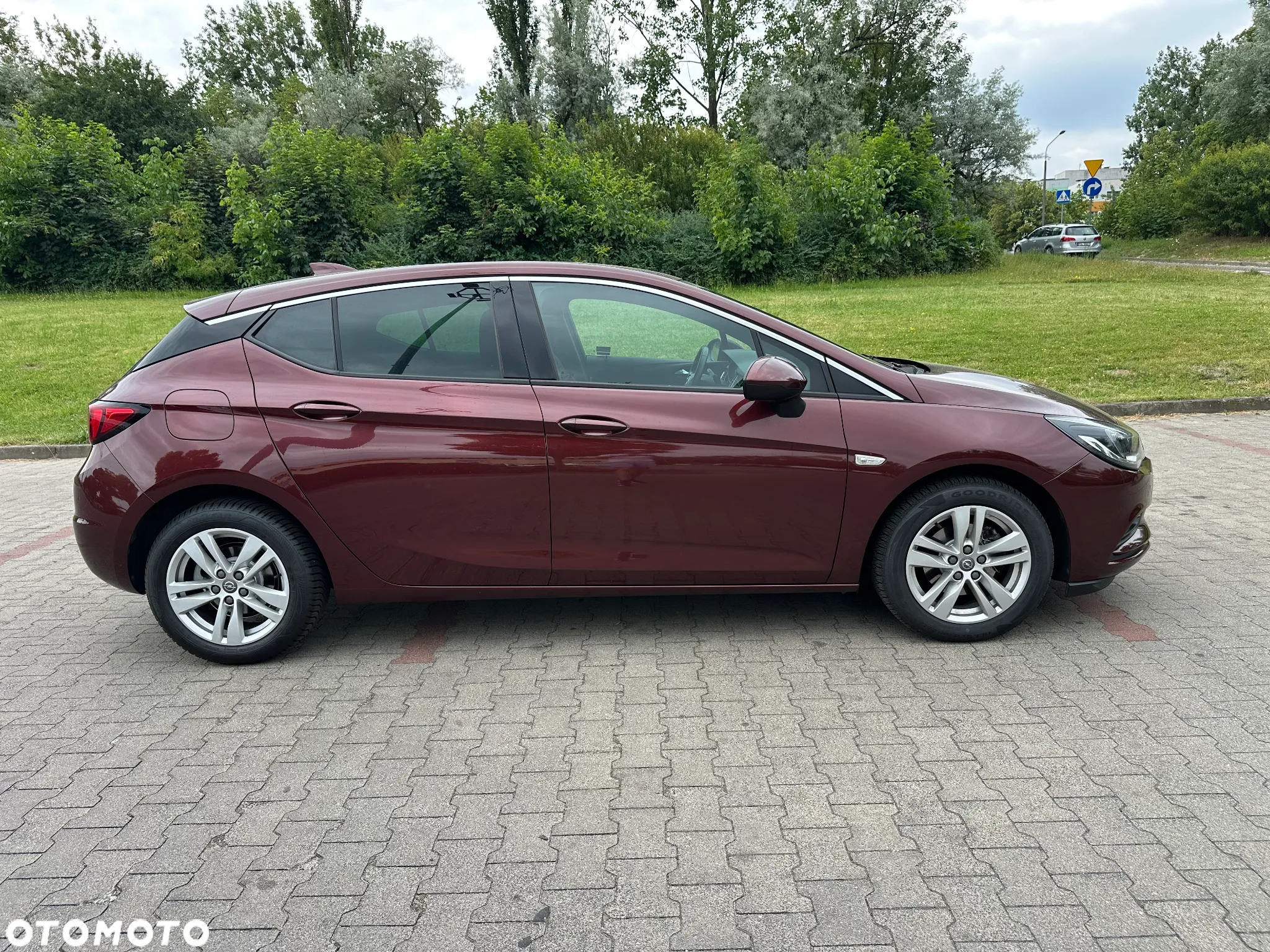 Opel Astra 1.4 Turbo 120 Jahre - 11