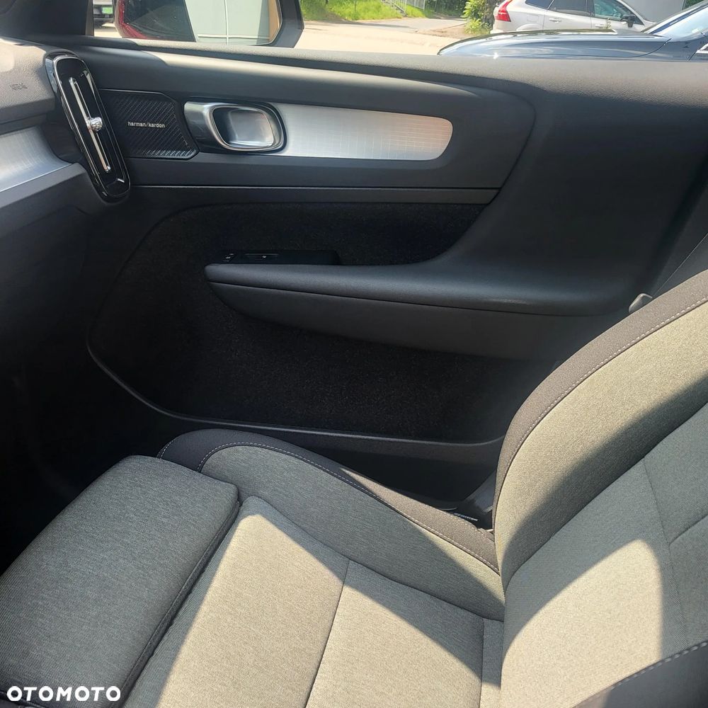 Volvo XC 40 B3 Plus Dark - 9