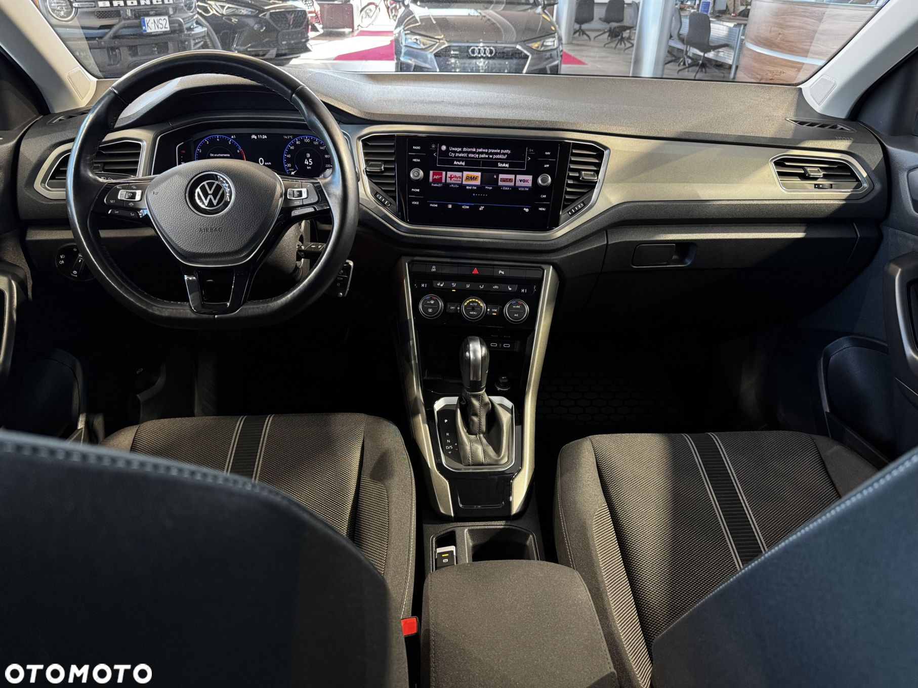 Volkswagen T-Roc - 16